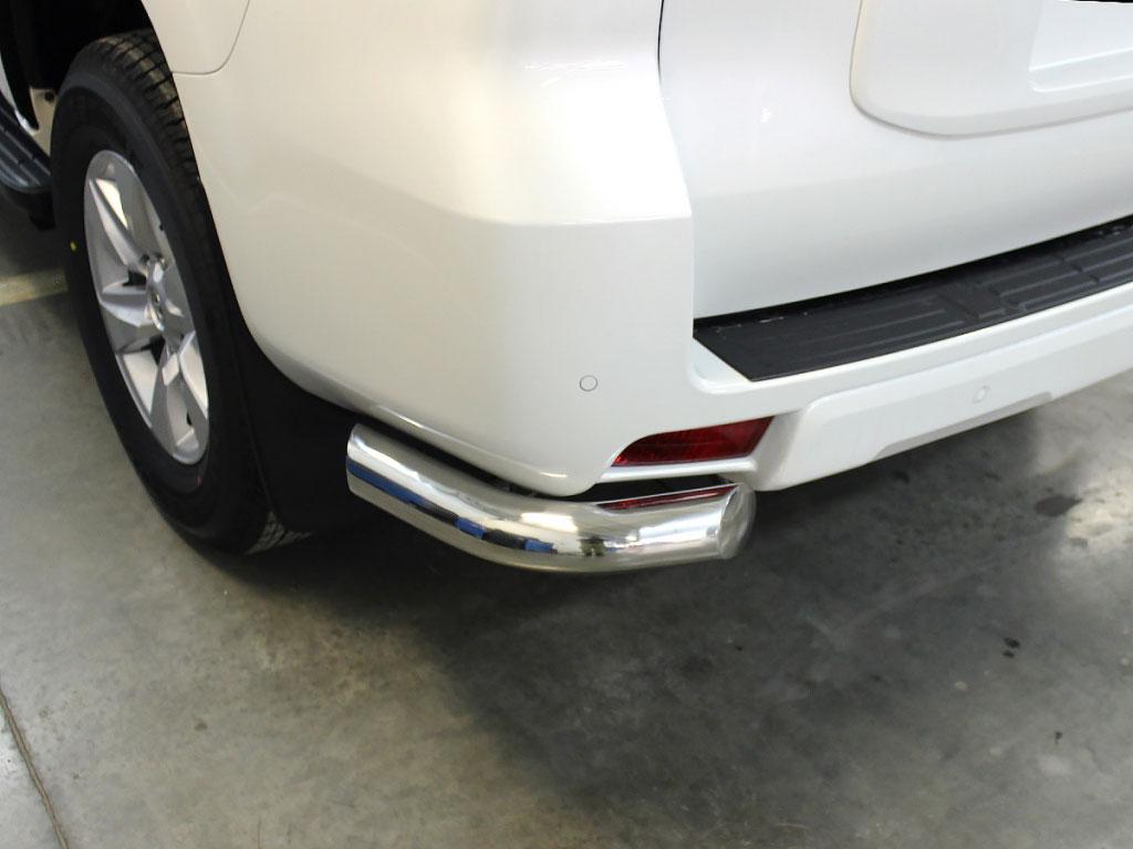 Защита заднего бампера уголки короткие d76 на Toyota Land Cruiser Prado 150 2017, Технотек LCPR17_3.2