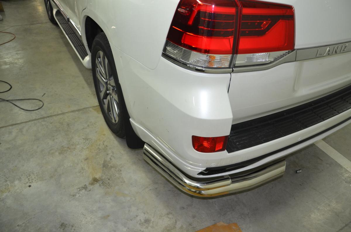 Защита заднего бампера угловая двойная для автомобиля Toyota Land Cruiser 200 Executive  Lounge 2020 (обновленный) арт. TLCEL200.20.20