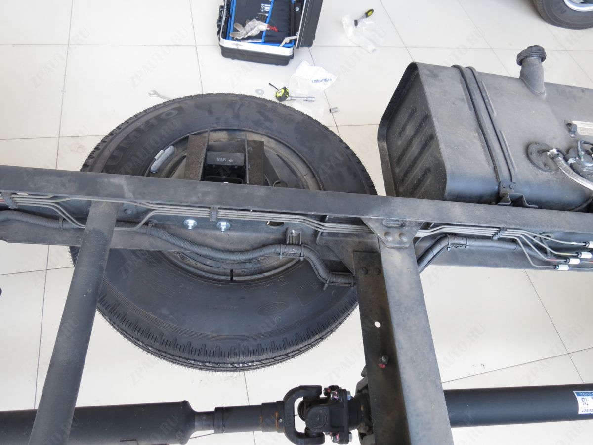 Защиты Грузовые Motodor (Кронштейн крепления запасного колеса), 4 мм, Сталь для Hyundai HD 65 2003- арт. 20911