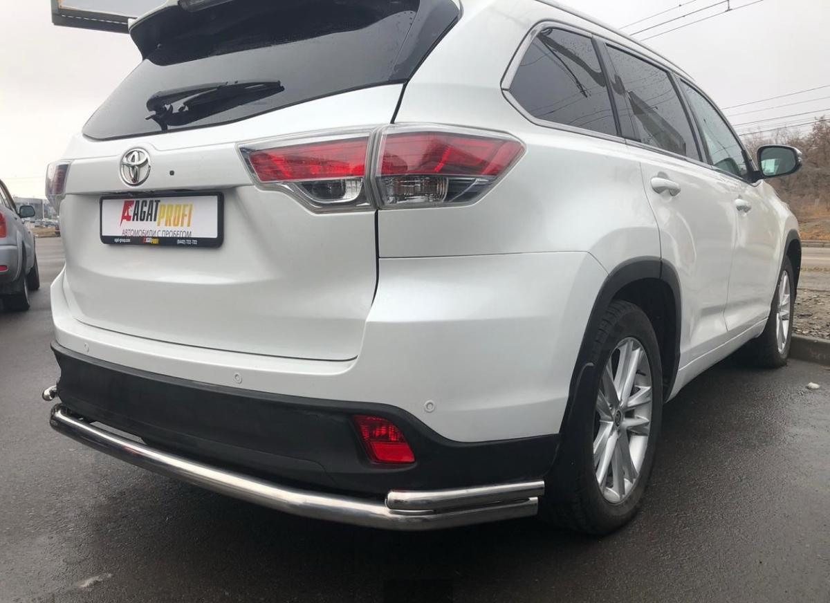 Защита заднего бампера угловая большая двойная для автомобиля Toyota Highlander арт. THL.14.21