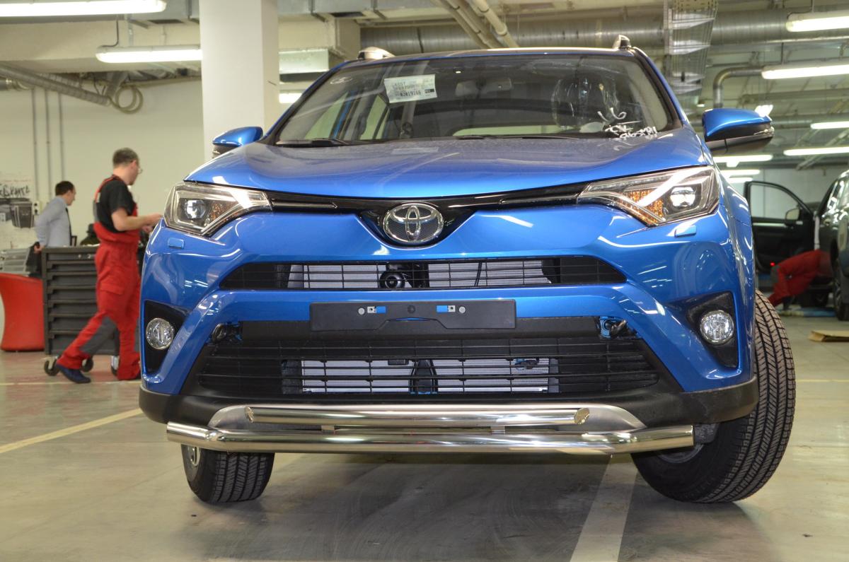 Защита переднего бампера (радиус) двойная для автомобиля TOYOTA RAV4  2015. TRAV.15.03, Россия