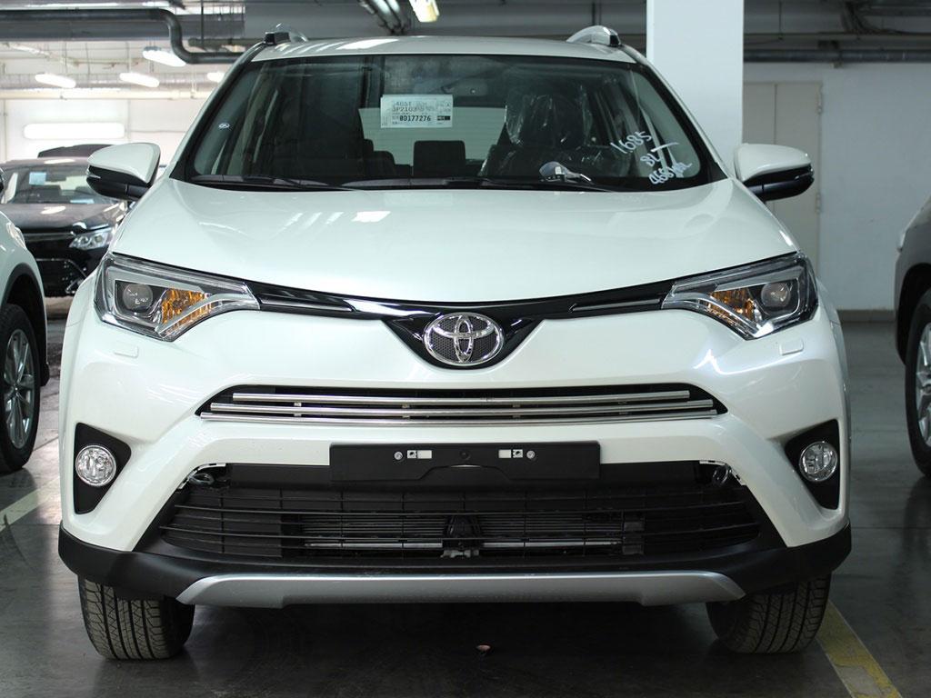 Решетка в бампер d16 на Toyota RAV4 2015 (Тойота РАВ4 2015), Технотек TRN15_1.2