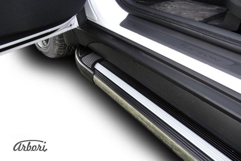 Пороги-подножки алюминиевые Arbori Luxe Black черные на Hyundai Tucson 2015, артикул AFZDAALHT4WD1503, Arbori (Россия)